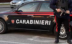Entra armato di una pistola nell'officina dei familiari a Campobello di Mazara: uomo bloccato