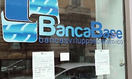 Catania, inchiesta "Fake bank" per l'affaire Banca base" arresti domiciliari per presidente del Cda e Dg