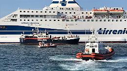 In quarantena sulla Rubattino i migranti salvati dalla Alan Kurdi