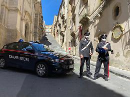 Caltagirone, rubano in casa di futuri sposi: ladri erano i vicini di casa