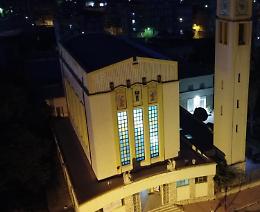 Gela, vescovo chiude chiesa a rischio crollo e i fedeli insorgono