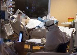 Il virologo: &laquo;Regioni hanno diversi modi per truccare i dati&raquo;. La sottosegretaria: &laquo;Spero di no&raquo;