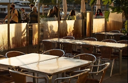 Covid, le Regioni premono: aprire bar, ristoranti, cinema e teatri all'aperto