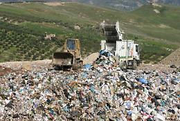 Emergenza rifiuti in Sicilia, la Regione riapre la discarica di Sciacca
