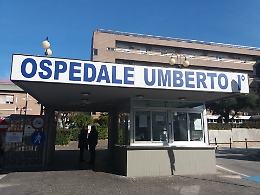 Coronavirus, contagi in ospedale Siracusa: medico chiede blocco ricoveri