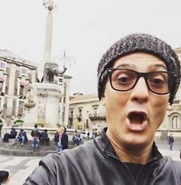 Fiorello compie 60 anni: il giro di boa, in allegria, del mattatore siciliano