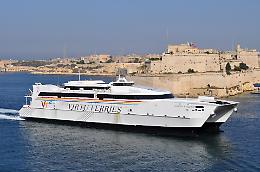 Pozzallo, il catamarano del mattino da Malta senza controlli, quello della sera s&igrave;