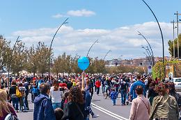 Catania, sole illumina il Lungomare Fest "invaso" da famiglie, ciclisti e pedoni