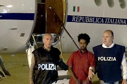 Tratta migranti, un falegname scambiato per capo organizzazione criminale