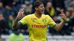Aereo disperso nella Manica, a bordo c'&egrave; il calciatore Emiliano Sala