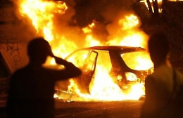 Trapani, incendiava le auto per divertirsi: arrestato