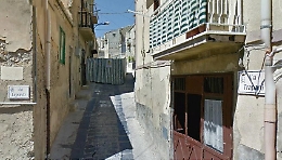 Canicatt&igrave;, crolla palazzina di tre piani disabitata