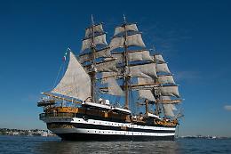 Casi di positività a bordo dell'Amerigo Vespucci: 20 membri dell'equipaggio colpiti dal virus