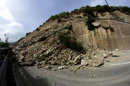 Messina, dieci avvisi di garanzia per frana su A18. Il reato è disastro ambientale