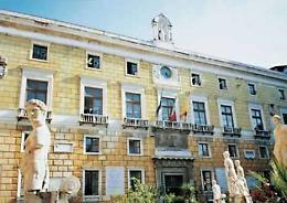 Le opposizioni: «Lagalla sa  che il presidente del gruppo scelto per le riscossioni è il fratello di Miccichè?»