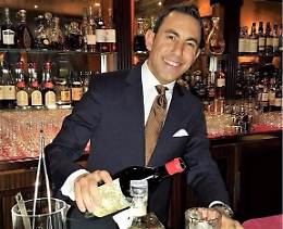 Il barman Alfio Liotta: «Il mio "Etna Spritz" ha stupito Montecarlo»