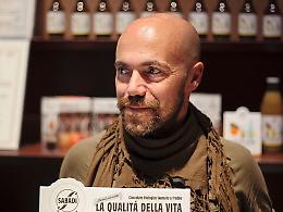 Simone, stregato dalla Sicilia, apre a Modica prima cantina al mondo per affinamento del cioccolato