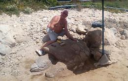 Scalpello e martello, cos&igrave; a Ragusa  litorale si anima di giganti di pietra