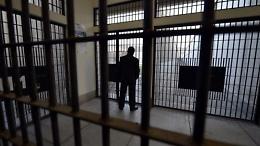 Agente penitenziario aggredito da un detenuto a Trapani