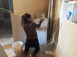 “Temperature poco sotto la norma”, i colori della pietra, della luce e del cielo di Stefania Zocco