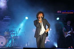 Francesco Renga trascina i fan, tripudio a Taormina