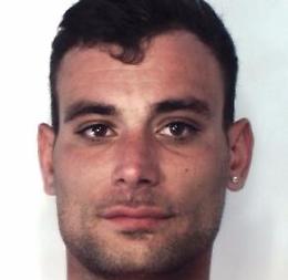 Non si ferma all'alt dei Cc dopo aver rubato climatizzatori: arrestato