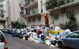 Rifiuti lungo via Malta: degrado al centro di Catania