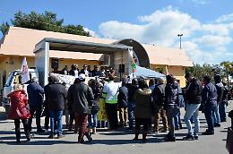 Crocetta "fatwa" sul camion-palco: Fidatevi, sento scrùsciu di catìni»