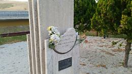 "Ricostruiremo noi la stele danneggiata dedicata a Rosario Livatino"