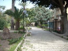 Licata, dipendenti del Comune anziché curare il verde giocavano a dama