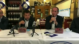 Zaia parla di bambini morti, Salvini pilucca le ciliegie