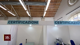Vaccini, apre l'hub regionale di Siracusa. Musumeci: «Nessuno salti la fila»