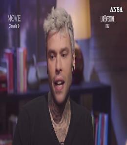 Fedez, la rivelazione choc: «Rischio la sclerosi multipla»