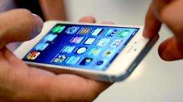 Ladra di cellulari mette a segno un altro colpo a Palermo