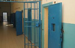 Catania, agenti aggrediti da detenuto nel carcere di piazza Lanza