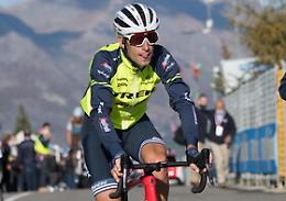 Ciclismo, Nibali cade durante allenamento e si rompe il polso: Giro a rischio