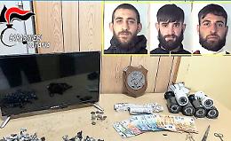 Catania, "fortino" della droga in casolare abbandonato: tre arresti