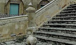 Noto, vandalo danneggia la scalinata barocca dell’Immacolata, denunciato