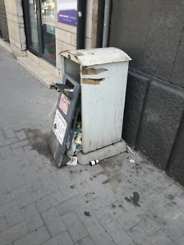 Catania: raccoglitore farmaci vandalizzato al viale M. Rapisardi
