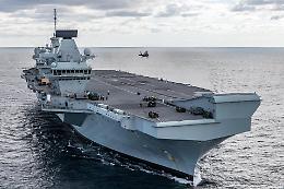 Arriva nel porto di Augusta la gigantesca portaerei britannica Queen Elizabeth