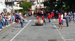 A Santa Venerina la finale del Palio delle Botti: la gara della squadra femminile