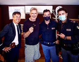 Harrison Ford perde la carta di credito a Mondello: un palermitano la trova e la consegna