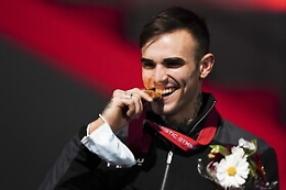 Nicola Bartolini conquista l'oro ai mondiali di ginnastica artistica