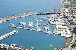 Frode per lavori nel porto di Riposto: scattano 6 misure interdittive