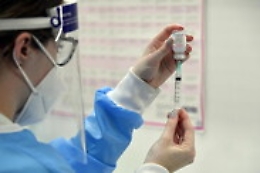 Covid, in Sicilia il trend dei contagi in calo da un mese: nell'isola vaccinati 9 su 10