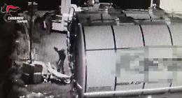 Incendiano mezzi a una ditta di trasporti concorrente per metterla in ginocchio: 4 arresti