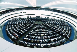 L'Europarlamento chiede l'embargo sull'energia russa