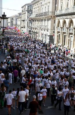 CorriCatania: la "marea" bianca invade la città per coniugare sport e solidarietà