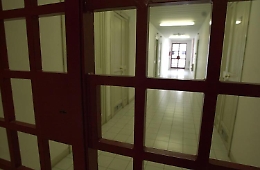 Stop bimbi in carcere con madri, arriva l'ok  della Camera a proposta di legge