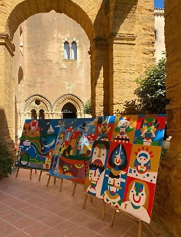 Tre pannelli della pace realizzati dai ragazzi dell'Accademia Belle Arti